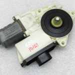 BMW X3 E83 Logu regulatora motors aizmugurējā labajā pusē 67626925966 6925966 Oriģināls