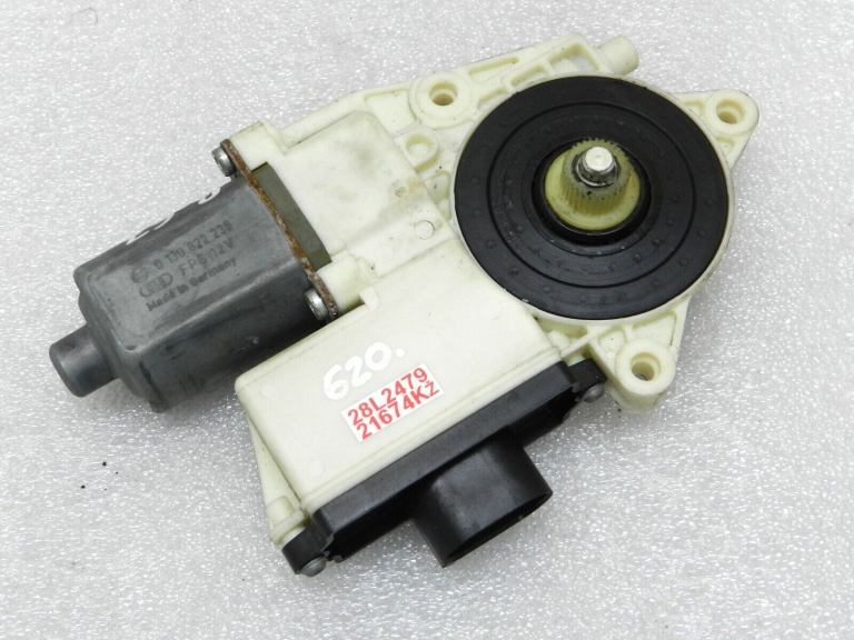 BMW X3 E83 Logu regulatora motors aizmugurējā labajā pusē 67626925966 6925966 Oriģināls