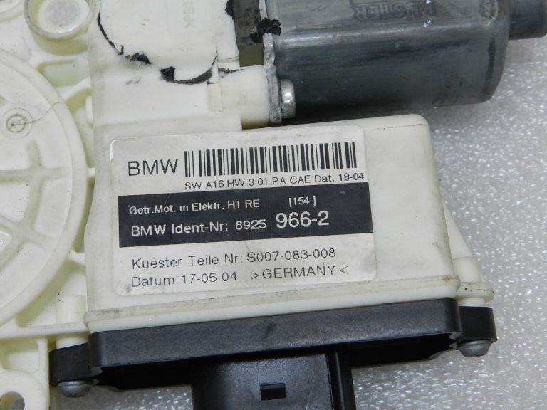 BMW X3 E83 Logu regulatora motors aizmugurējā labajā pusē 67626925966 6925966 Oriģināls