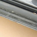 BMW 3. sērijas E90 aizmugurējās labās durvis Aizmugurējās durvis Aizmugurējās durvis Aizmugurējās durvis Dzirkstošā grafīta melnā A22 krāsa