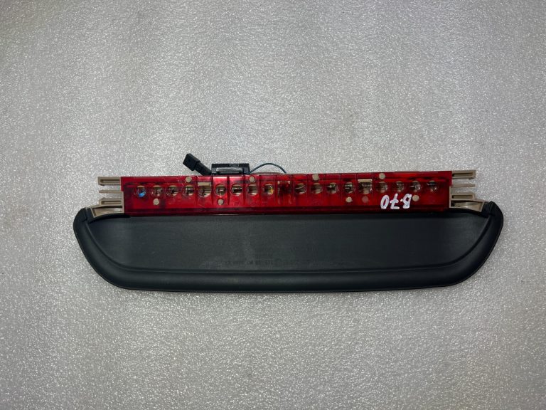 BMW E90 salona aizmugurējais bremžu lukturis 63256946615