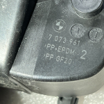 BMW E90 degvielas uzpildes vāka aizbīdnis SPARKLING GRAPHITE METALLIC (A22)