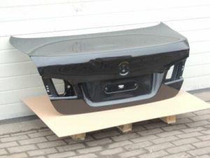 BMW 5. sērijas F10 aizmugurējā bagāžnieka vāka krāsa melna 2 - 668