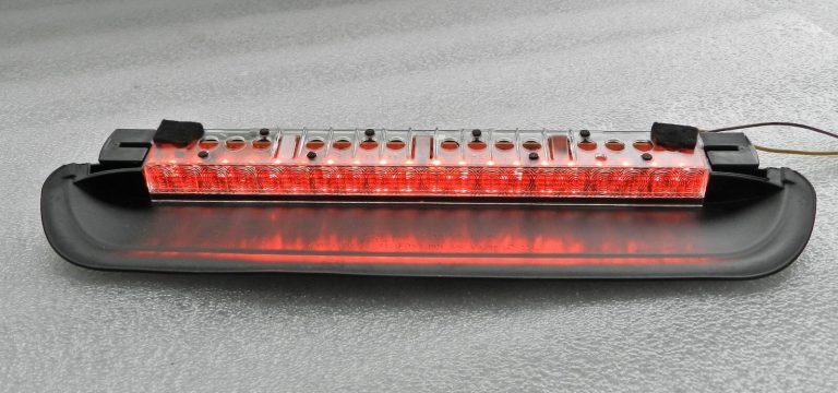 BMW 5. sērijas E60 Sedans Trešais bremžu lukturis GETESTED 63256927017, 6927017