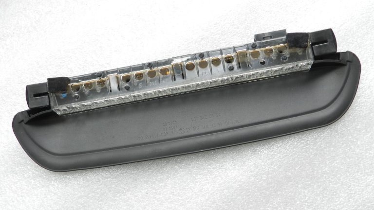 BMW 5. sērijas E60 Sedans Trešais bremžu lukturis GETESTED 63256927017, 6927017