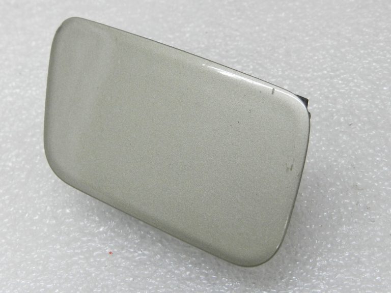BMW E60 E61 priekšējo lukturu mazgātāja pārsegs labajā pusē Olivīns metālisks 51117056948