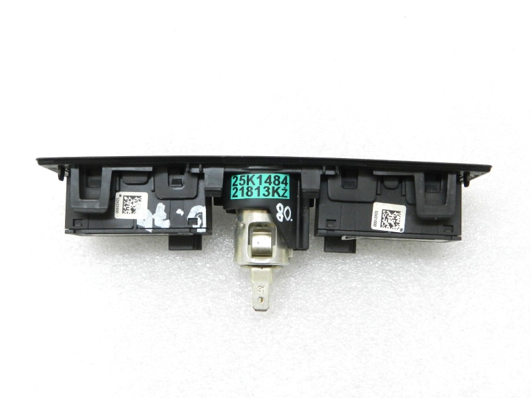 BMW X3 F15 Oriģinālais sēdekļu apsildes slēdža spraudnis kreisajā pusē 61319384806, 61319384805