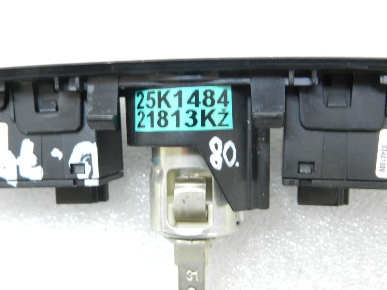 BMW X3 F15 Oriģinālais sēdekļu apsildes slēdža spraudnis kreisajā pusē 61319384806, 61319384805