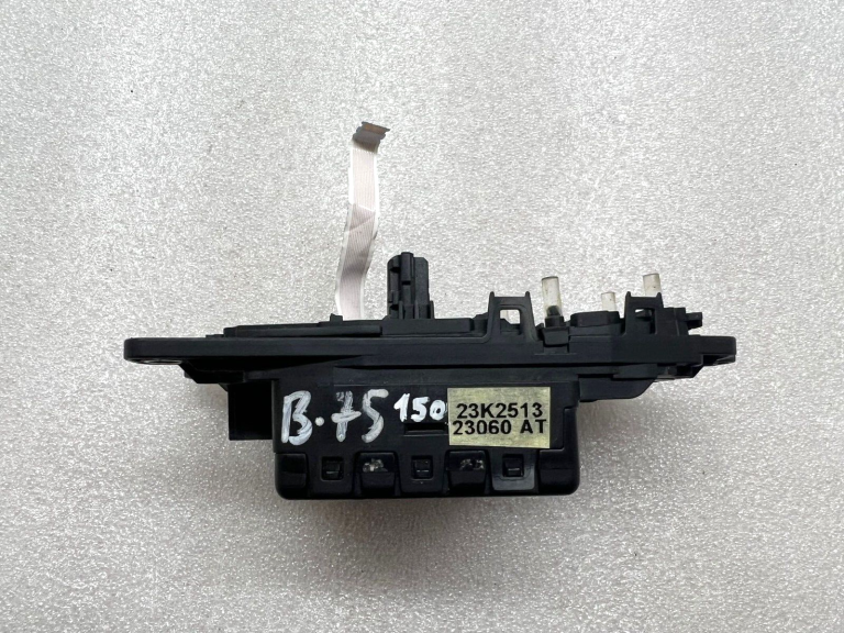 BMW F15 F15 F16 F30 F31 F31 F39 F45 F48 F80 F82 F20 F21 F35 F86 F26 F85 F12 F13 Slēdži