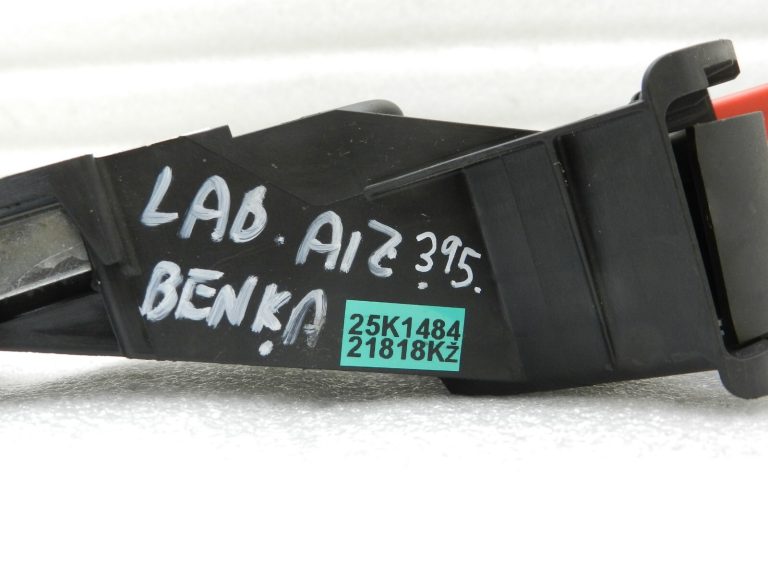 BMW X5 F15 Original aizmugurējo sēdekļu slēdzene labajā pusē 52207319566, 7319566