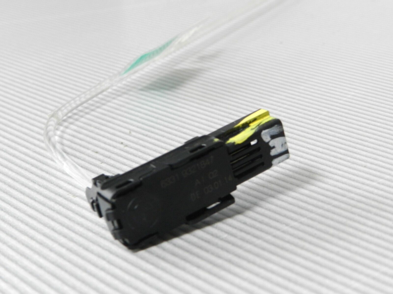BMW X5 F15 oriģinālais LED modulis ar joslu labās puses durvīm 63319321847 63319321847