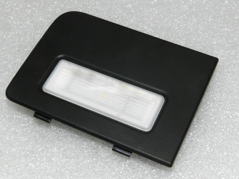 BMW X5 F15 F15 Oriģinālais aizmugurējās gaismas vāks labajā pusē 51497327828, 63317941911