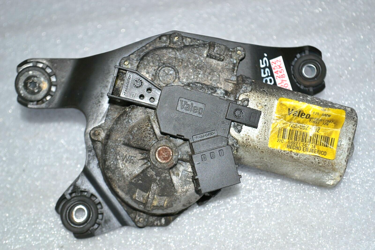 BMW X3 F25 aizmugurējā stikla tīrītāja motors Valeo Original 67637237062 7237062