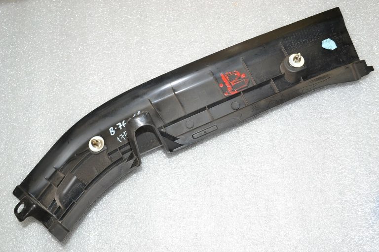 BMW X3 F25 LCI Oriģinālais D-svārstieņa kreisās puses apšuvums 51497243783 7243783