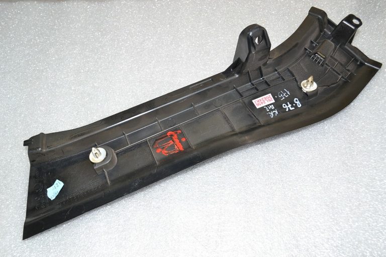 BMW X3 F25 LCI Oriģinālais D-svārstieņa kreisās puses apšuvums 51497243783 7243783