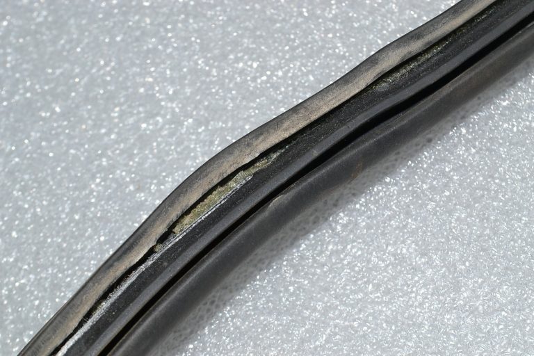 BMW X3 F25 Bagāžas nodalījuma vāka aizbīdņa blīvējums 51767301846 7301846
