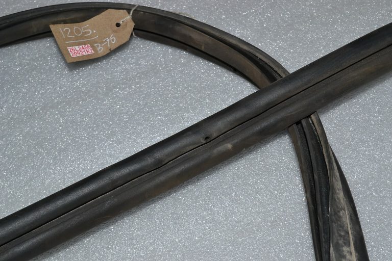 BMW X3 F25 Bagāžas nodalījuma vāka aizbīdņa blīvējums 51767301846 7301846