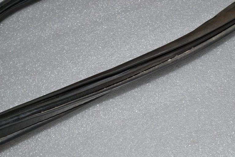 BMW X3 F25 Bagāžas nodalījuma vāka aizbīdņa blīvējums 51767301846 7301846
