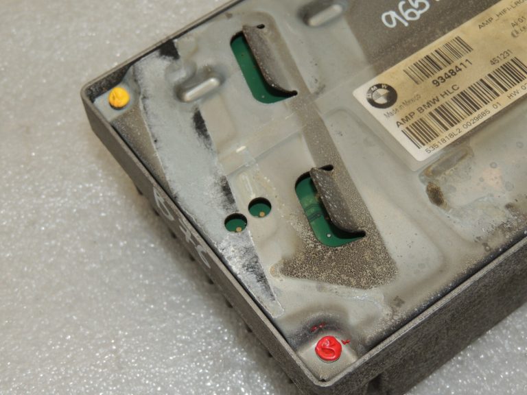 BMW X3 F25 Oriģinālais HIFI sistēmas pastiprinātājs 9348411 65122622680 2622680