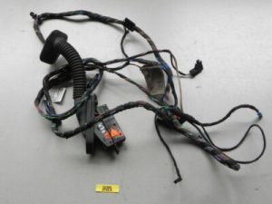 BMW X5 E70 Aizmugures kreiso vai labo durvju instalācijas kabelis 61129243553