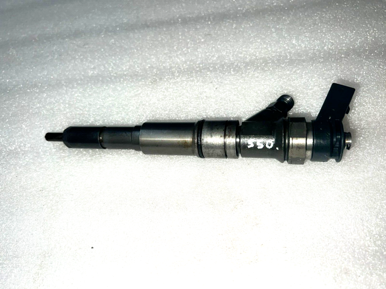 BMW E46 E60 E61 53 Inžektora sprausla Inžektors Bosch 7789661 0445110131