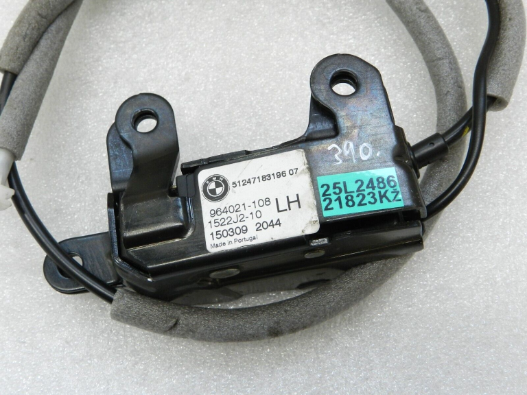 BMW X5 E70 Bagāžas nodalījuma vāka slēdzene pa kreisi 51247183196, 7183196