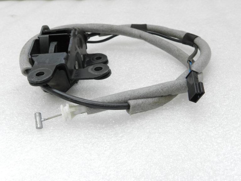 BMW X5 E70 Bagāžas nodalījuma vāka slēdzene pa kreisi 51247183196, 7183196