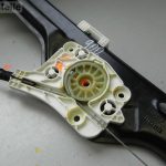 Oriģināls BMW X5 E70 LCI priekšējais kreisais elektriskais logu regulators bez motora 7166379
