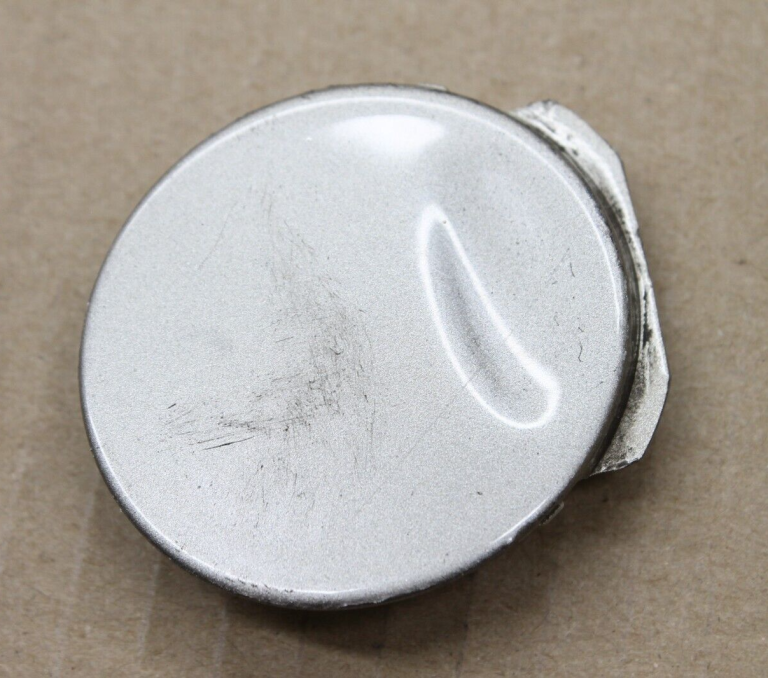 Opel Vectra C Aizmugurējā bampera vilkšanas vāciņš sudraba krāsā 93173890 9186153 2227250