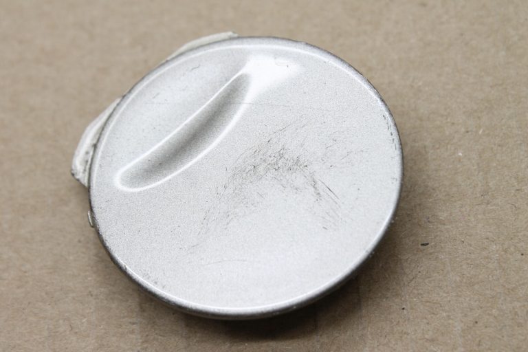 Opel Vectra C Aizmugurējā bampera vilkšanas vāciņš sudraba krāsā 93173890 9186153 2227250
