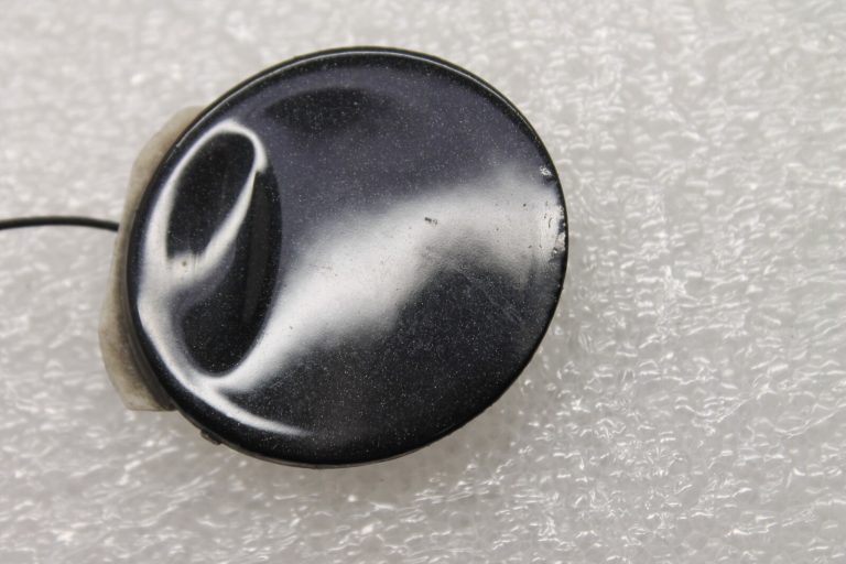 Opel Vectra C Aizmugurējā bampera vilkšanas vāciņš 2HU Safīra melns 93173890