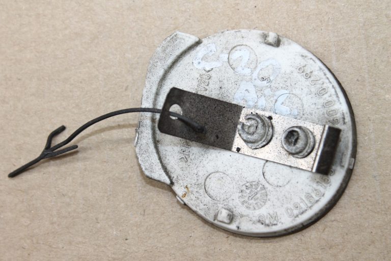 Opel Vectra C Aizmugurējā bampera vilkšanas vāciņš 2HU Safīra melns 93173890
