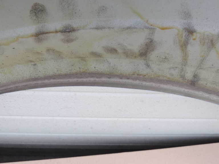 Opel Vectra C priekšējais labās puses dubļusargs – krāsa – austeres metālika – 158 / 2FU