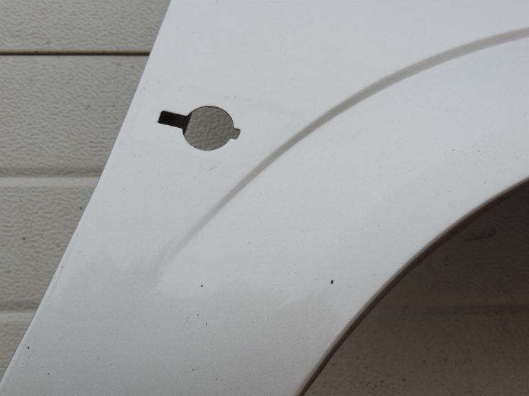 Opel Vectra C priekšējais labās puses dubļusargs – krāsa – austeres metālika – 158 / 2FU