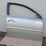 Opel Vectra C durvju priekšējās labās durvis – krāsa – austeres metālika – 158 / 2FU