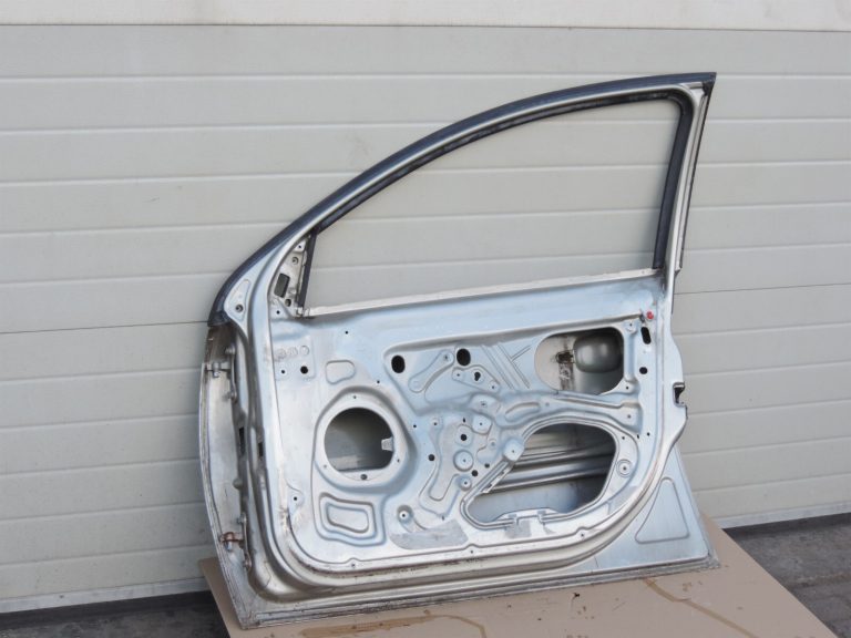 Opel Vectra C durvju priekšējās labās durvis – krāsa – austeres metālika – 158 / 2FU