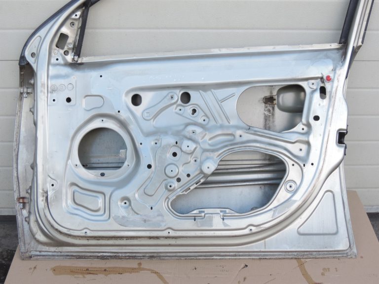 Opel Vectra C durvju priekšējās labās durvis – krāsa – austeres metālika – 158 / 2FU