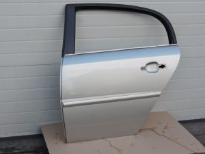 Opel Vectra C Sedans Aizmugurējās kreisās durvis Kreisās durvis Krāsa Austeres metālika 158 2FU
