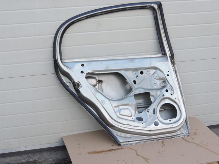 Opel Vectra C Sedans Aizmugurējās kreisās durvis Kreisās durvis Krāsa Austeres metālika 158 2FU