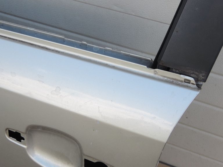 Opel Vectra C priekšējās kreisās durvis kreisās durvis – Krāsa – Austeres metālisks – 158 / 2FU