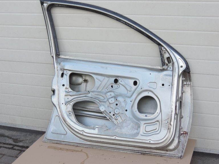 Opel Vectra C priekšējās kreisās durvis kreisās durvis – Krāsa – Austeres metālisks – 158 / 2FU