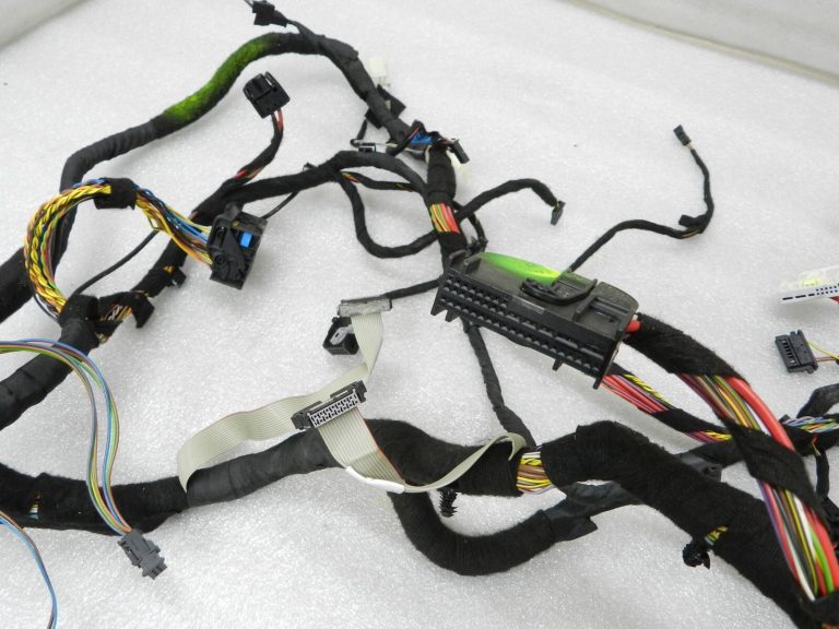 Mini Cooper R57 kabriolets instrumentu paneļa vadu instalācija 61113455943 DEFEKTĪVS