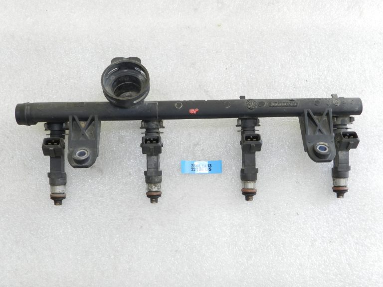 Renault Dacia 1.4i 8V degvielas iesmidzinātāja sliede ar inžektoriem 7700274294