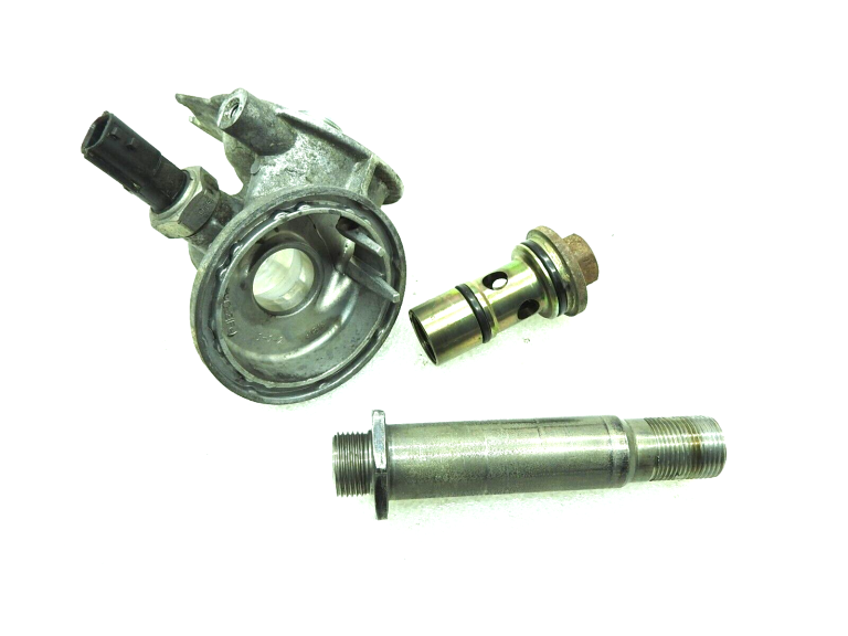 Oriģinālais eļļas filtra korpuss Renault Dacia 1.5 dCi K9K 8201031789 8200272828