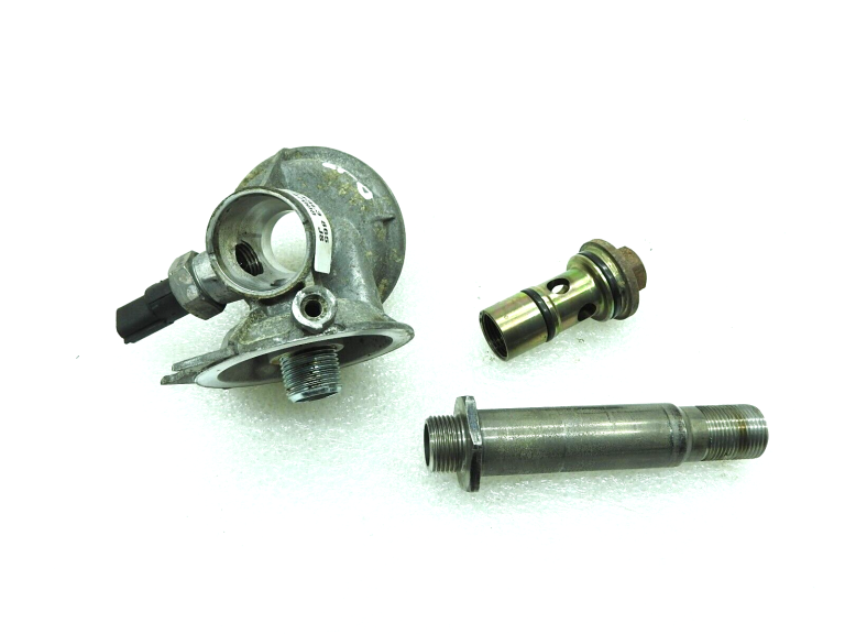 Oriģinālais eļļas filtra korpuss Renault Dacia 1.5 dCi K9K 8201031789 8200272828