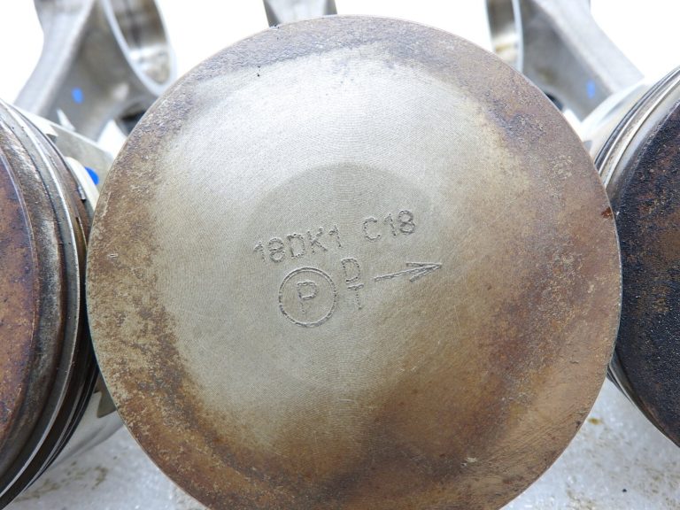 Citroen Peugeot 1.6 16v NFU 4x virzuļu savienotājstieņu komplekts 060386 0628N0 TU5JP4