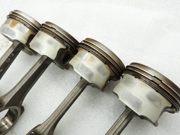 Citroen Peugeot 1.6 16v NFU 4x virzuļu savienotājstieņu komplekts 060386 0628N0 TU5JP4
