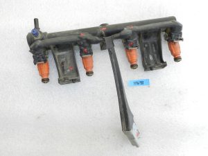 Citroen Peugeot 1.6i 16V 81KW Inžektoru sliede ar inžektoriem 9650764780