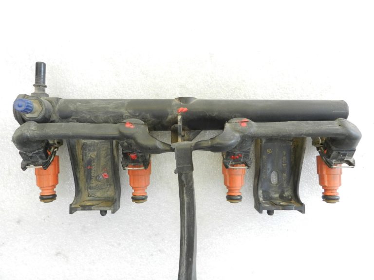 Citroen Peugeot 1.6i 16V 81KW Inžektoru sliede ar inžektoriem 9650764780