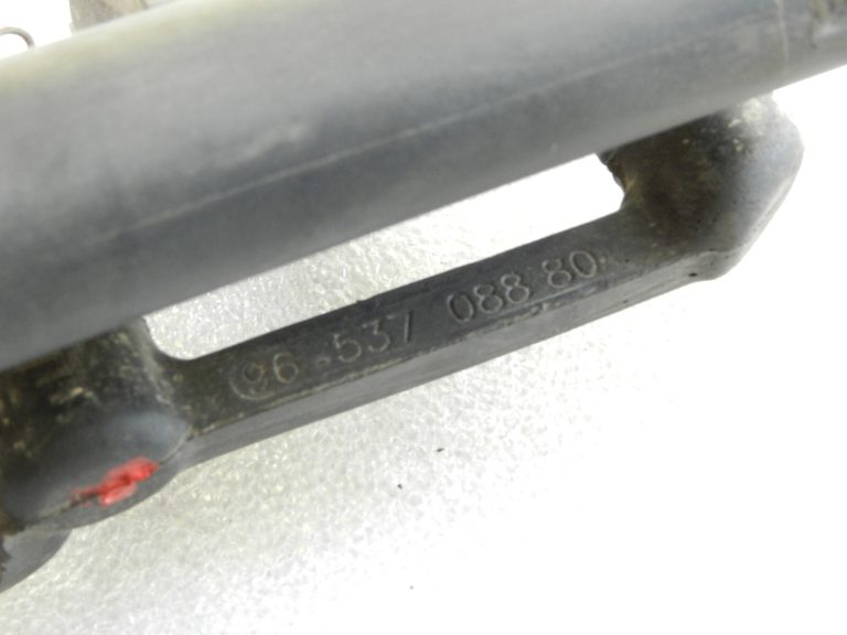 Citroen Peugeot 1.6i 16V 81KW Inžektoru sliede ar inžektoriem 9650764780
